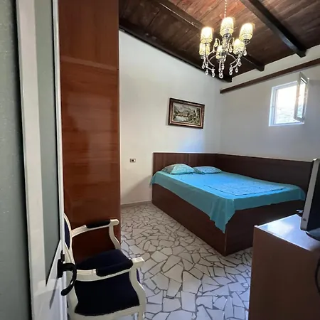 مكان تخييم Blackstone.shkodra *