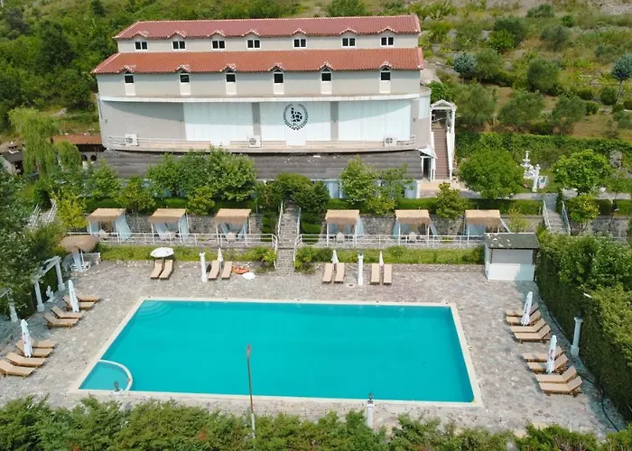 Blackstone.shkodra キャンプ場 *